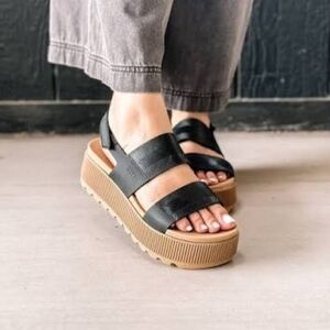 Reef Water Vista Platform Sandals - Black and Tan Size 9 NWT